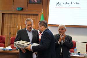 دکتر حسین قناعتی: عرق و غیرت در دانشگاه وابسته به مدیریت‌ها نیست